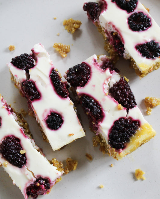 BRAMBLE, YOGHURT & QUINOA LAYERED BREAKFAST BARS