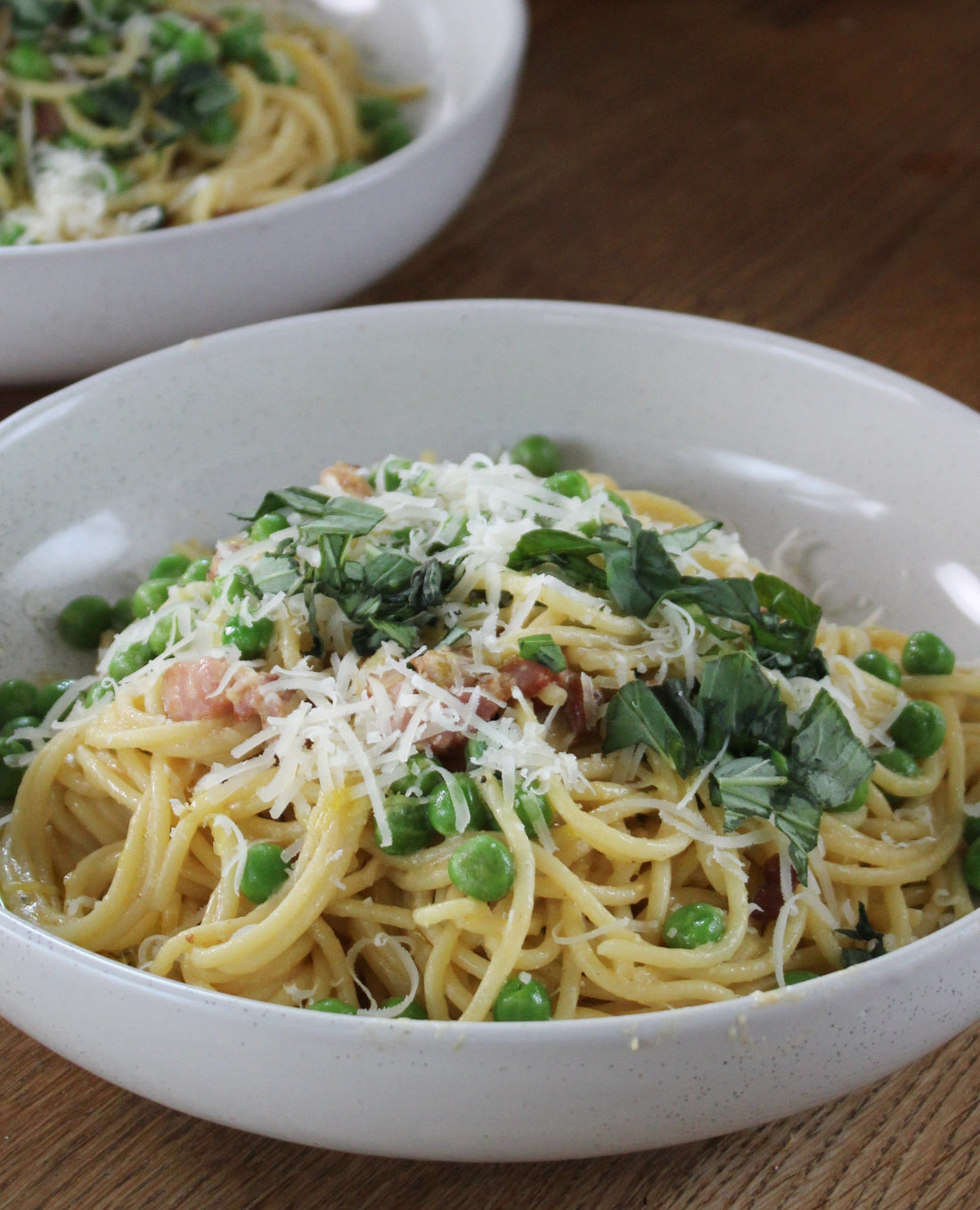 EASY BACON & PEA SPAGHETTI CARBONARA